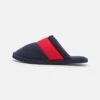 Pier One Unisex - Pantoffels - Dark Blue/Red -Schoen Verkoop 235bd992fafa4c2c861f165a2a5d1e04