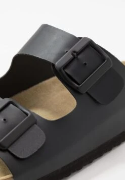 Pier One Unisex - Pantoffels - Black -Schoen Verkoop 2c1088e9c35241008f77393ded163426