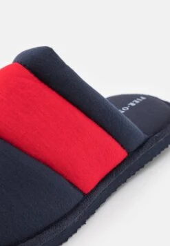 Pier One Unisex - Pantoffels - Dark Blue/Red -Schoen Verkoop 3873ff5ffc164a00938853720f513c10