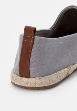 Pier One Rena Espadrille Unisex - Espadrilles - Light Grey -Schoen Verkoop 42d2421a7d9a4236aff6d97b980fd1f5