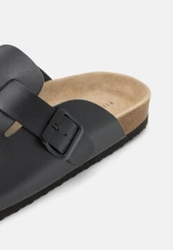 Pier One Leather Unisex - Pantoffels - Black 13 Pier One Leather Unisex - Pantoffels - Black -Schoen Verkoop 7b28889d1d2247a8abcae3a4a4c34674