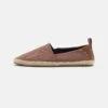 Pier One Unisex - Espadrilles - Brown 2 Pier One Unisex - Espadrilles - Brown -Schoen Verkoop 8e9960290e0247f99a7bd35b0da35d9e