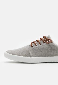 Pier One Unisex - Sneakers Laag - Light Grey -Schoen Verkoop 8f5660aa856d43a69db14e309615dd5c