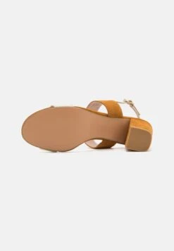 Pier One Leather- Sandalen - White/Cognac 12 Pier One Leather- Sandalen - White/Cognac -Schoen Verkoop cdd8b57c5133477f8fbebb682a16a8de