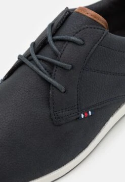 Pier One Sportieve Veterschoenen - Dark Blue/White -Schoen Verkoop dff75f48d15744d2a2c522f733b15946